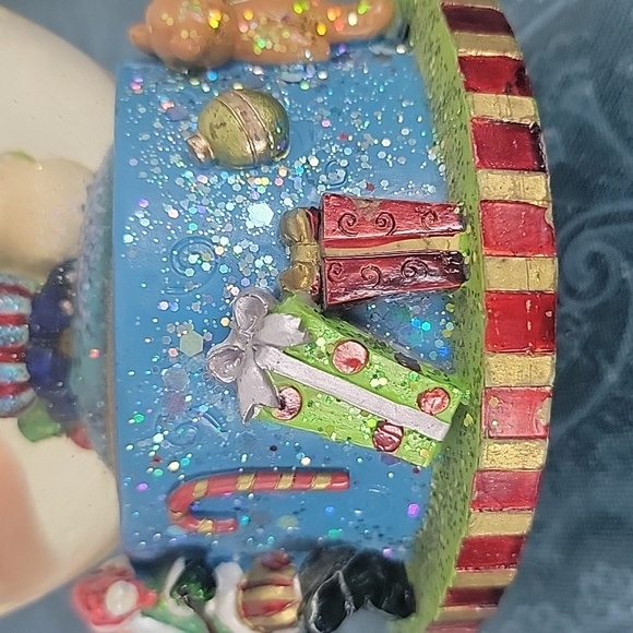 Santa Snowglobe Music "Here Comes Santa Claus" Christmas Folk Art - Picture 7 of 11